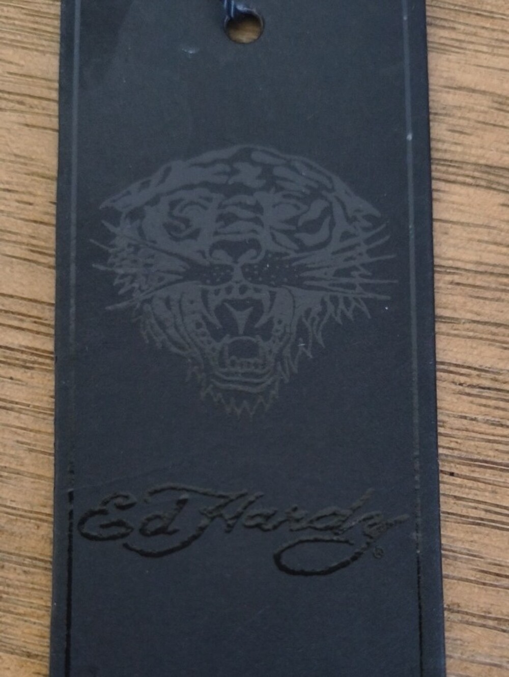 Ed Hardy Red Skull Pattern Zip Wallet with Wristlet - Picture 3 of 6